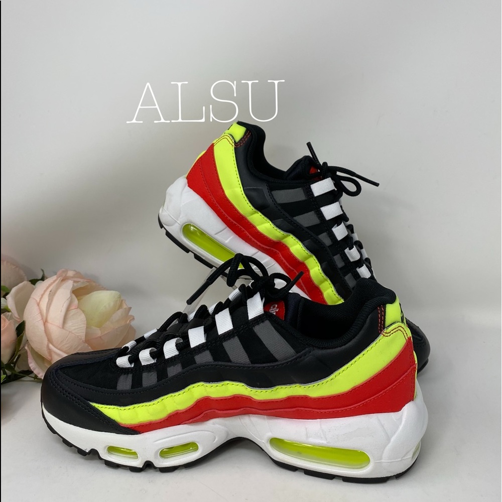 Nike Air Max 95 PRM Black Red Leather W AUTHENTIC - Picture 2 of 8